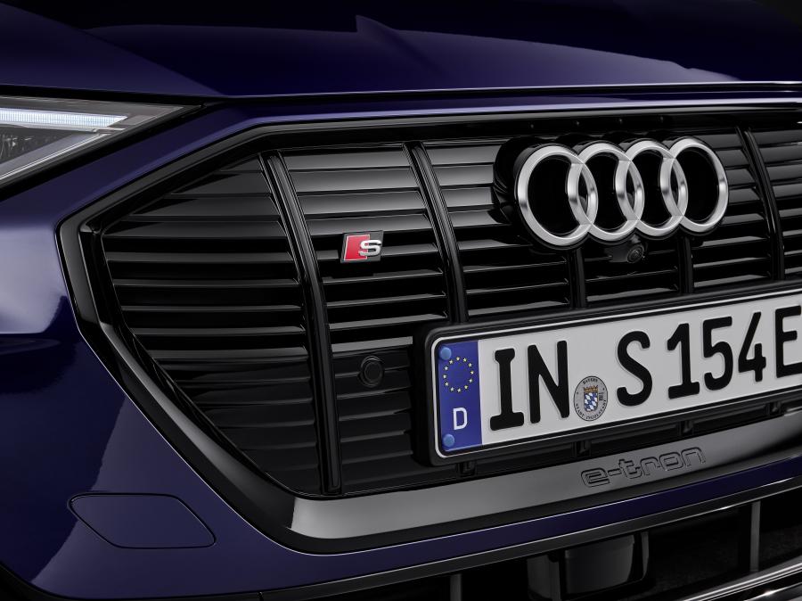 Логотип Audi e-tron S 2020 года  (WW) (фото 40 из 62)